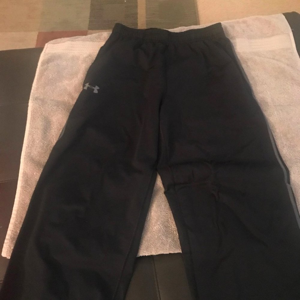 under armour loose work out pants size  small